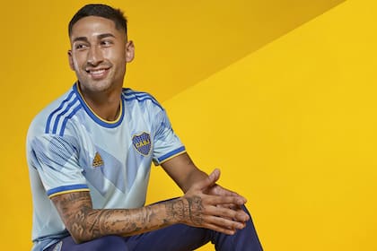 La nueva camiseta de Boca: incluye un diseño particular con el celeste como base