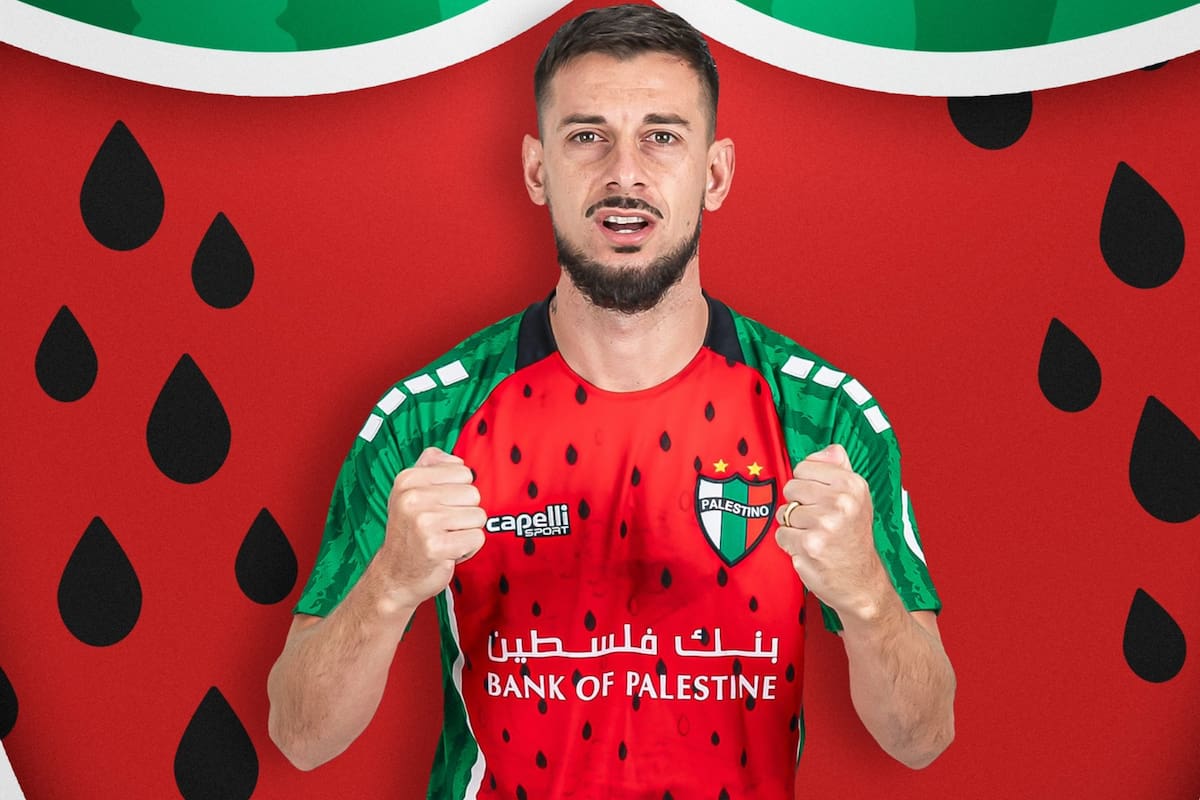 La nueva camiseta del club Palestino, que reivindica la figura de la sandía, símbolo de la resistencia