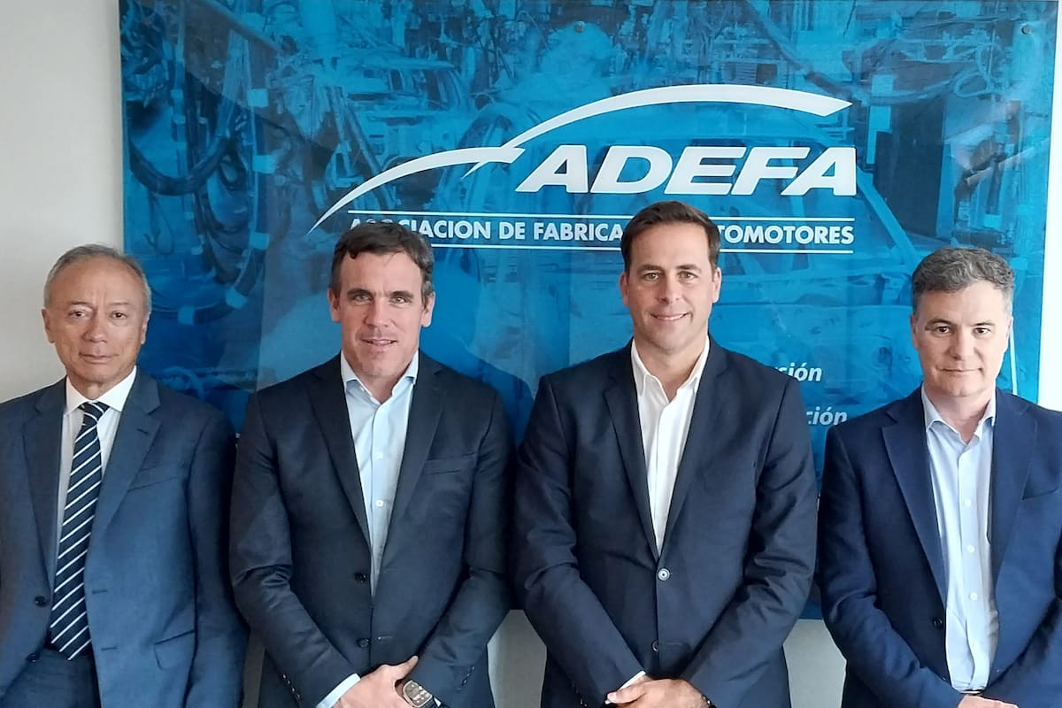 La nueva cúpula de ADEFA para 2023/2024.