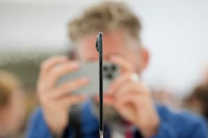 La nueva familia de teléfonos de Apple incluye por primera vez una versión ultradelgada