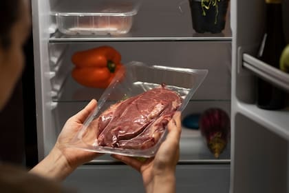 La nueva forma de descongelar la carne de manera más rápida y segura