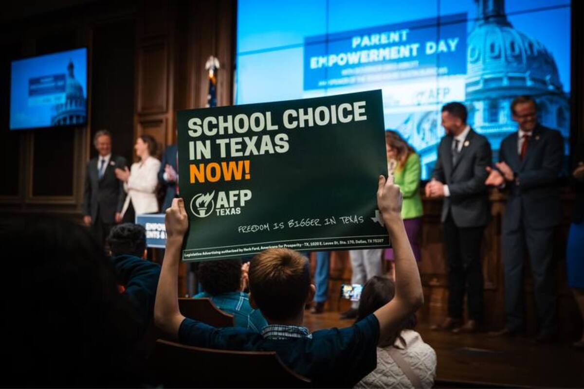 La nueva ley abre la posibilidad de redirigir recursos estatales hacia matrículas privadas, materiales y tutores, con montos que varían según el tipo de estudiante