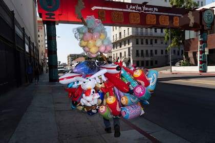 La nueva ley protegerá a los vendedores ambulantes de California de las redadas del ICE