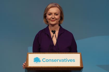La nueva líder del Partido Conservador y primera ministra electa de Gran Bretaña, Liz Truss, pronuncia tras converirse en la nueva líder del Partido Conservador en el centro de Londres el 5 de septiembre de 2022