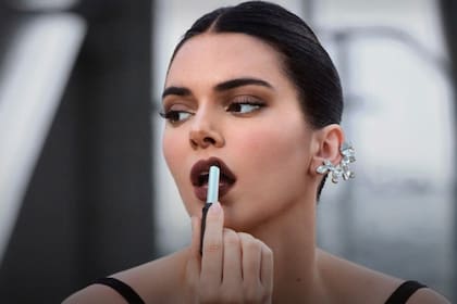 La nueva línea L'Oréal Paris x Mugler.