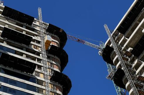 Créditos en dólares para empresas: la construcción en el centro de la medida del Gobierno