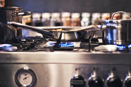 La nueva normalidad nos lleva a cocinar cada vez más; y las protagonistas de los fuegos se resienten con el uso