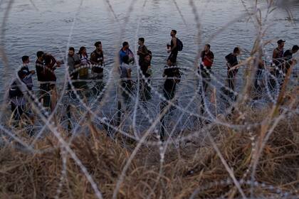La nueva ofensiva migratoria de Trump incluye no solo el despliegue de tropas, sino también el uso de tecnología militar y la creación de áreas de retención temporal