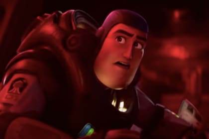 La nueva película de Disney, Lightyear, se enfrenta a la polémica y las prohibiciones por un beso entre una pareja gay