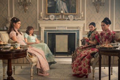 La nueva temporada llega con un romance y roces entre la reina Charlotte y Lady Whistledown
