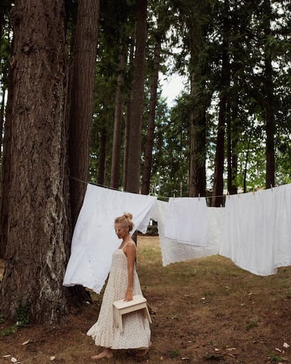 La nueva vida rural de Pamela Anderson en una granja en Ladysmith, Columbia Británica, Canadá
