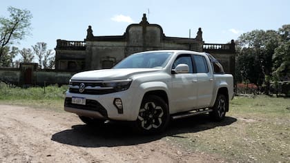 La nueva Volkswagen Amarok presenta varios cambios estéticos en la trompa