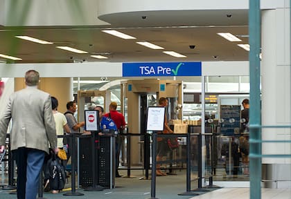La nuevas puertas electrónicas de la TSA ya funcionan en el aeropuerto de Atlanta