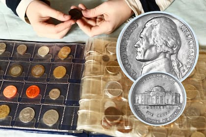 La numismática, disciplina que estudia y colecciona monedas, billetes, medallas y otros objetos monetarios, va más allá de su valor histórico y cultural (Ebay)
