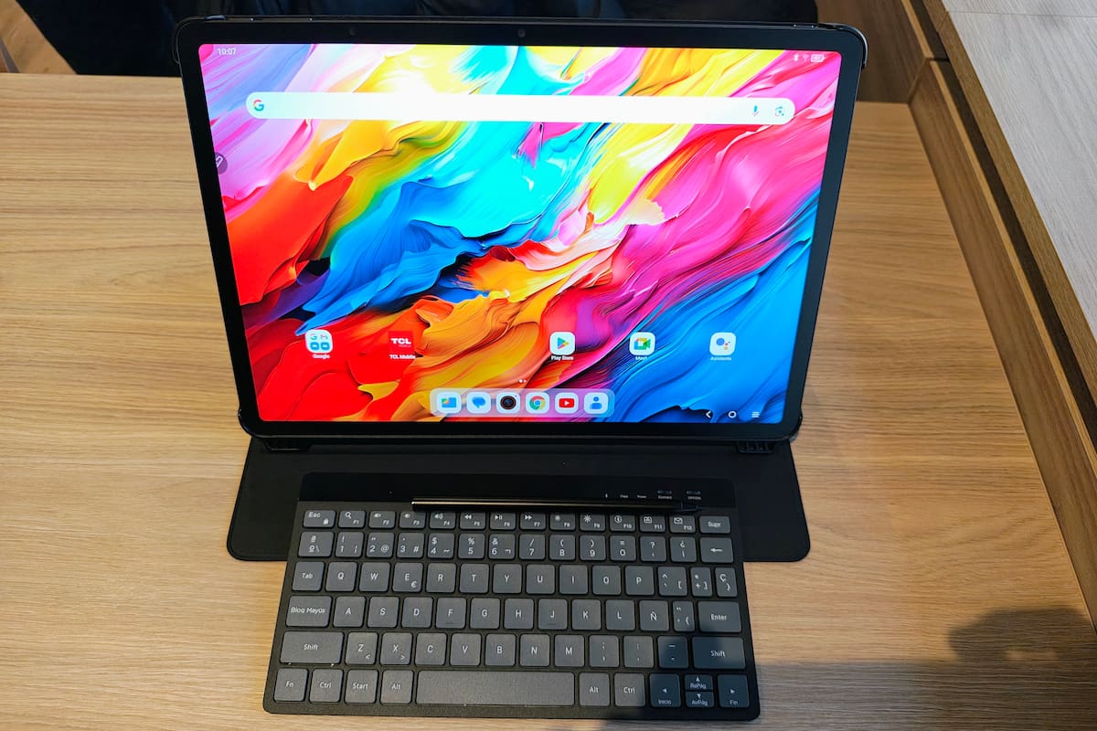 La Nxtpaper 14 se vende con un lápiz para dibujar en pantalla y un teclado para usar la tableta como computadora portátil
