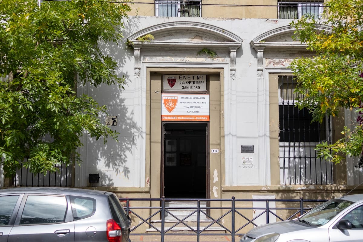 La obra beneficiará a 596 alumnos