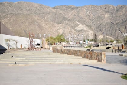 La obra de Anchipurac demoró tres años y requirió que la provincia capacitara a las empresas.