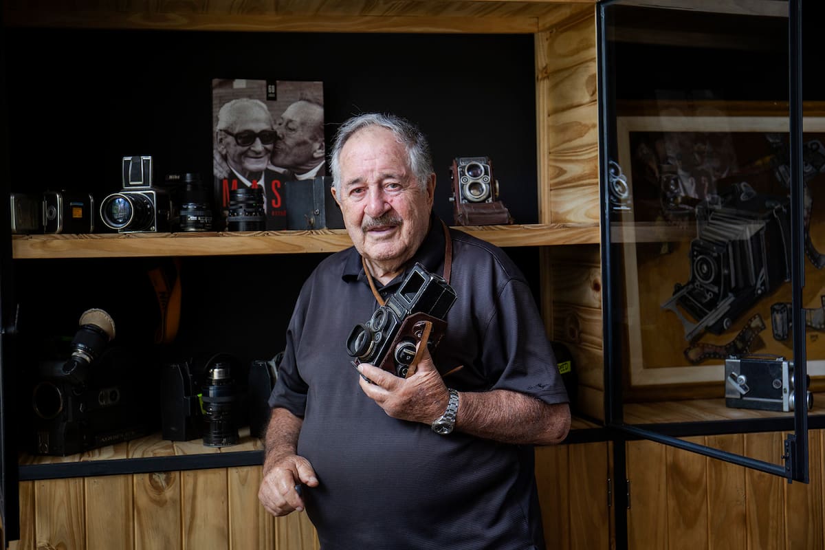 La obra de Antonio Massa (87) se exhibe en la galería del Teatro San Martín y en un flamante libro
de 500 páginas