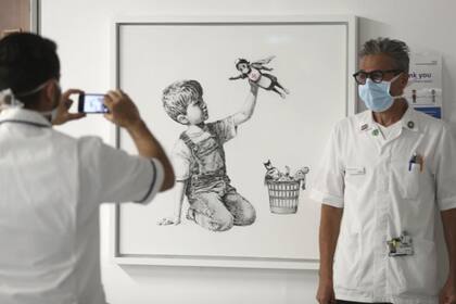 La obra de Banksy en el hospital Southampton