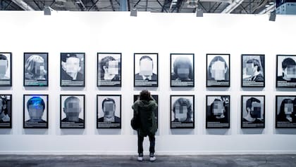 La obra de Santiago Sierra censurada en ARCO