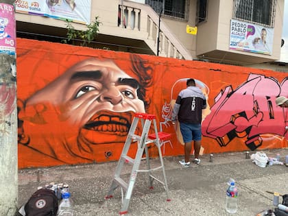 La obra en proceso, en manos del colectivo artístico local MonoSapiensCrew