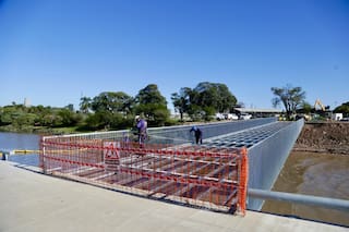 Así es el nuevo puente con áreas drenantes y senderos que conecta la Ciudad con el río