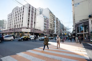 La oferta de locales ubicada en el cruce de las avenidas Rivadavia y Acoyte defiende los valores de alquiler más altos de la ciudad