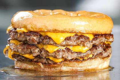 La oferta de una cadena de hamburguesas que comercializa uno de sus productos a 2500 pesos