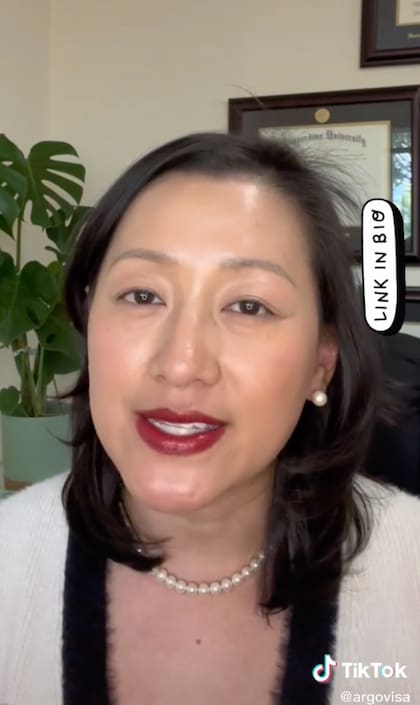 La oficial consideró que lo más importante para conseguir la visa de EE.UU. son las respuestas de la entrevista