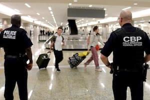 La Oficina de Aduanas y Protección Fronteriza de Estados Unidos (CBP, por sus siglas en inglés) insta a los usuarios con estatus irregular a utilizar la app de CBP Home para deportarse de manera voluntaria