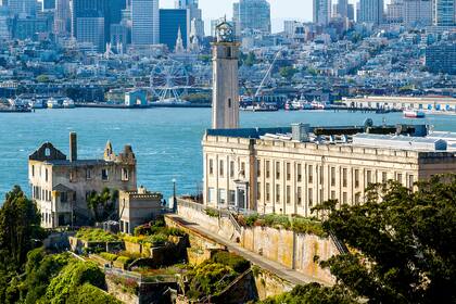 La Oficina Federal de Prisiones de EEUU tiene muchos problemas. Ahora reabrir Alcatraz es uno más