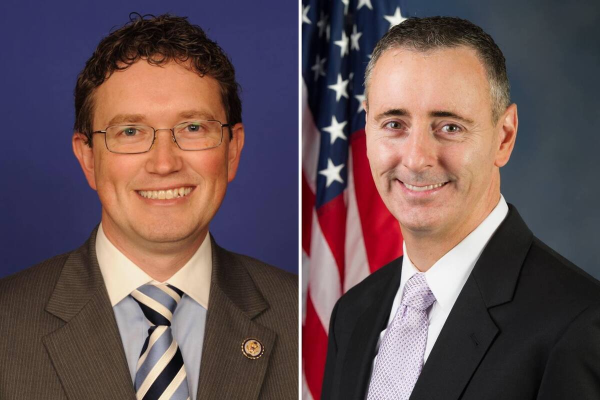 La "One Big Beautiful Bill" de Trump se aprobó por estrecho margen (218-214) con el rechazo de dos republicanos: Thomas Massie (izquierda) y Brian Fitzpatrick (derecha)