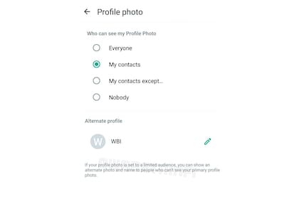 La opción de crear un perfil alternativo para desconocidos que aparece en una versión en desarrollo de WhatsApp