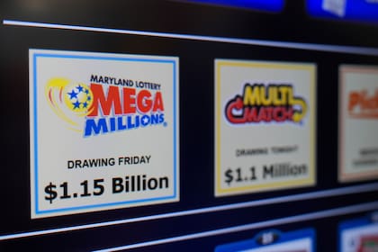 La opción de participar en el sorteo con un bote de 1.500 millones de dólares de la lotería Mega Millions, vista en una máquina de apuestas dentro de una gasolinera en Baltimore, el 26 de diciembre de 2024