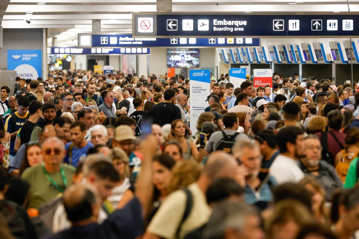 La operatividad aérea en los principales aeropuertos del país registra complicaciones este viernes por la mañana