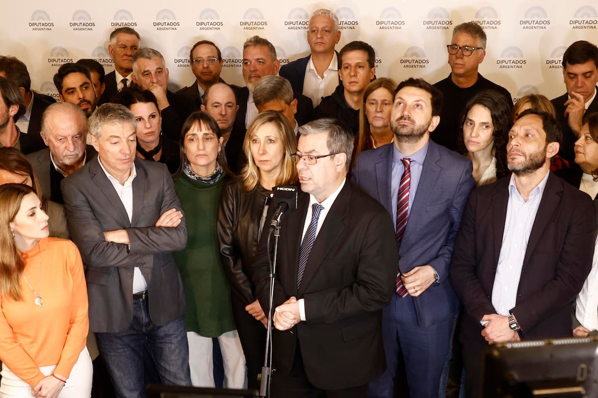 La oposición convocó una sesión especial para el 9 de septiembre
