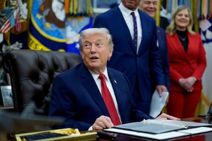 La orden ejecutiva firmada por Trump declara una "emergencia nacional".