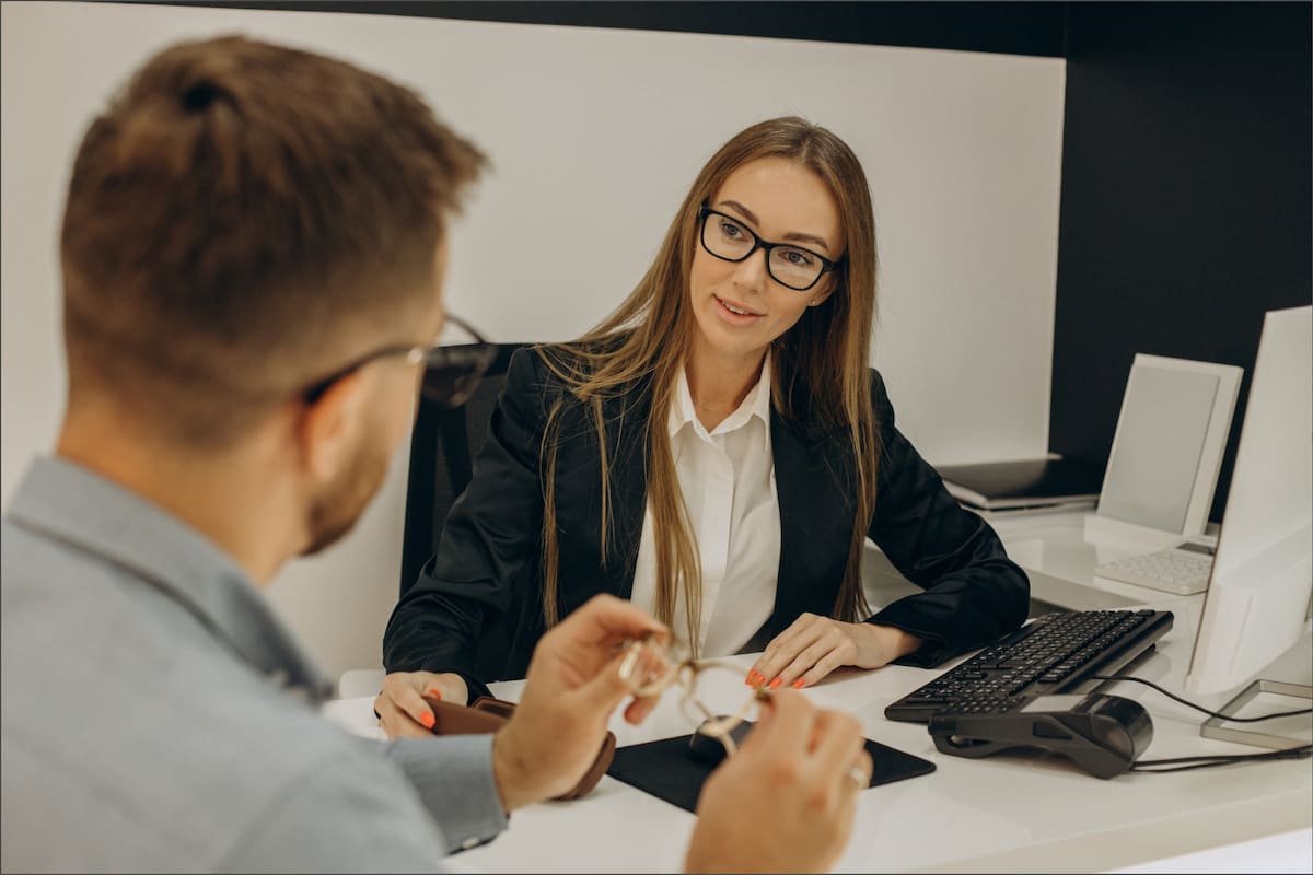 La orden firmada por Trump impone una revisión más exhaustiva de las cuentas de todos los migrantes en Estados Unidos