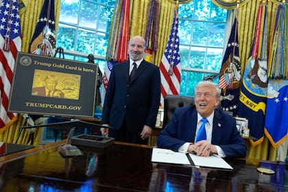 La orden “Restricción a la entrada de ciertos trabajadores no inmigrantes” firmada por Donald Trump solicita un pago de US$100 mil para acompañar cualquier nueva petición de visa H-1B