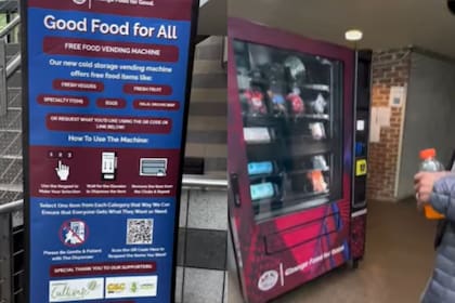 La organización Change Food for Good instaló una máquina expendedora de alimentos frescos en Nueva York (Instagram/@changefoodforgood)