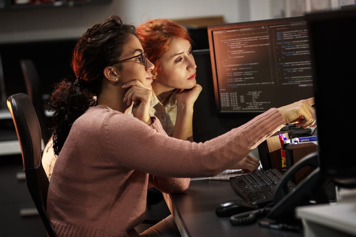 La organización Chicas en Tecnología elaboró un informe donde analiza la participación de las mujeres en las carreras relacionadas con la ciencia y la tecnología en el país