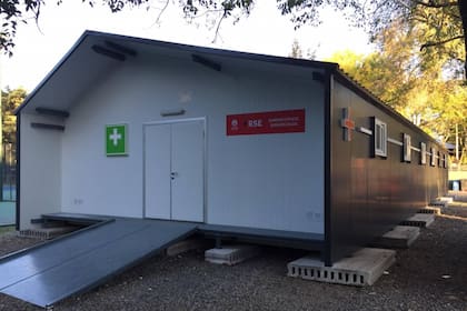 La organización COAS lanzó una campaña llamada "Ayudando te ayudas" para equipar a los hospitales públicos en medio de la pandemia