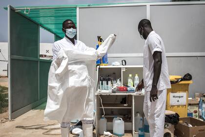 La Organización Mundial de la Salud (OMS) advirtió hoy que se necesitan más de 30.000 millones de dólares para vacunas, tests y tratamientos