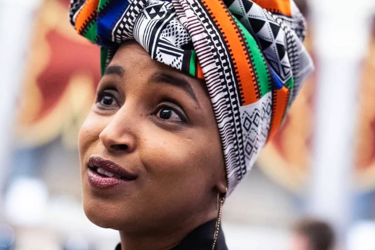 La oriunda de Somalia, quien se convirtió en refugiada luego de escapar de la guerra, es una de las fuertes críticas de Donald Trump