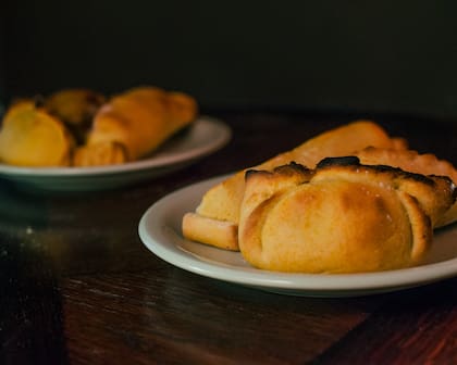 La Paceña ofrece empanadas y también amarreños, de formato más alargado.
