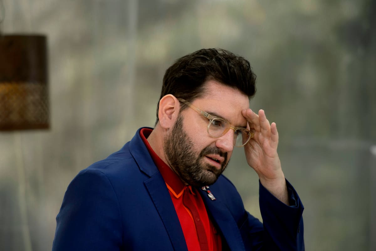 La paciencia se le agotó al famoso pastelero, que terminó alterado por un participante