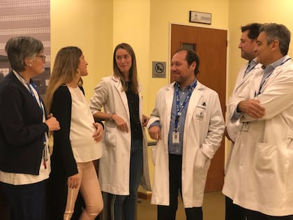 La paciente, embarazada de 32 semanas y media, concurrió a un control con el equipo que operó a su bebé