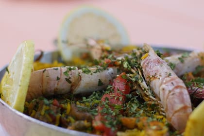 La paella es sin dudas uno de los imperdibles del bodegón