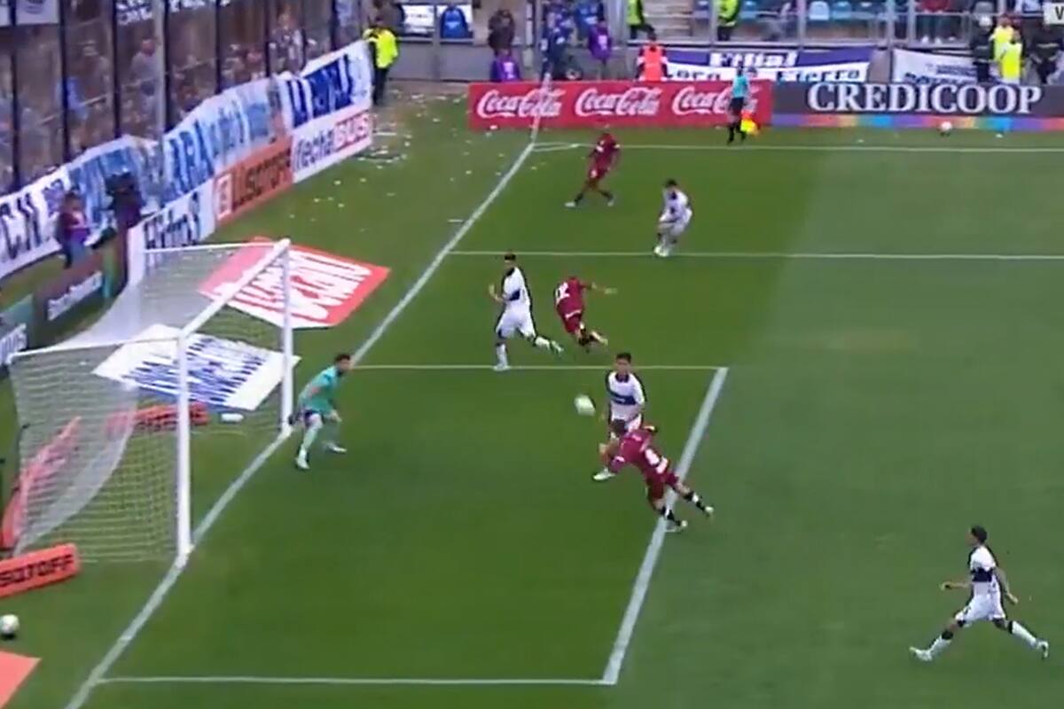 La palomita de Watson para que Lanús le gane a Gimnasia