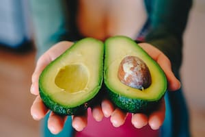 La palta es una excelente fuente de vitaminas A, C, E, K, ácido fólico y minerales escenciales como el potasio y el magnesio